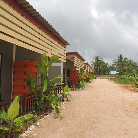 Banana Lodge Khao Lak Exterior photo