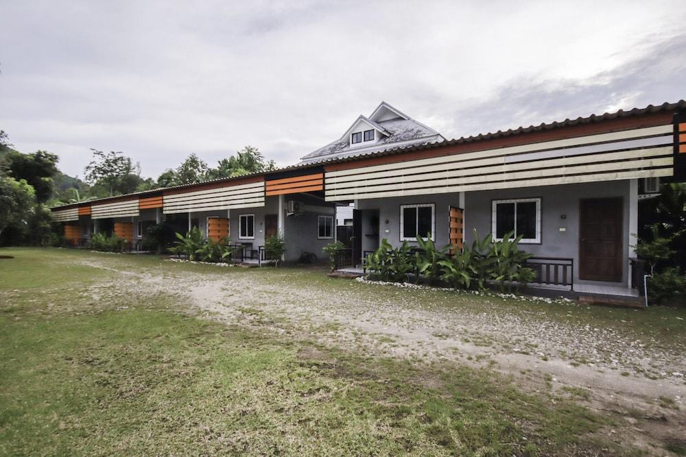 Banana Lodge Khao Lak Exterior photo