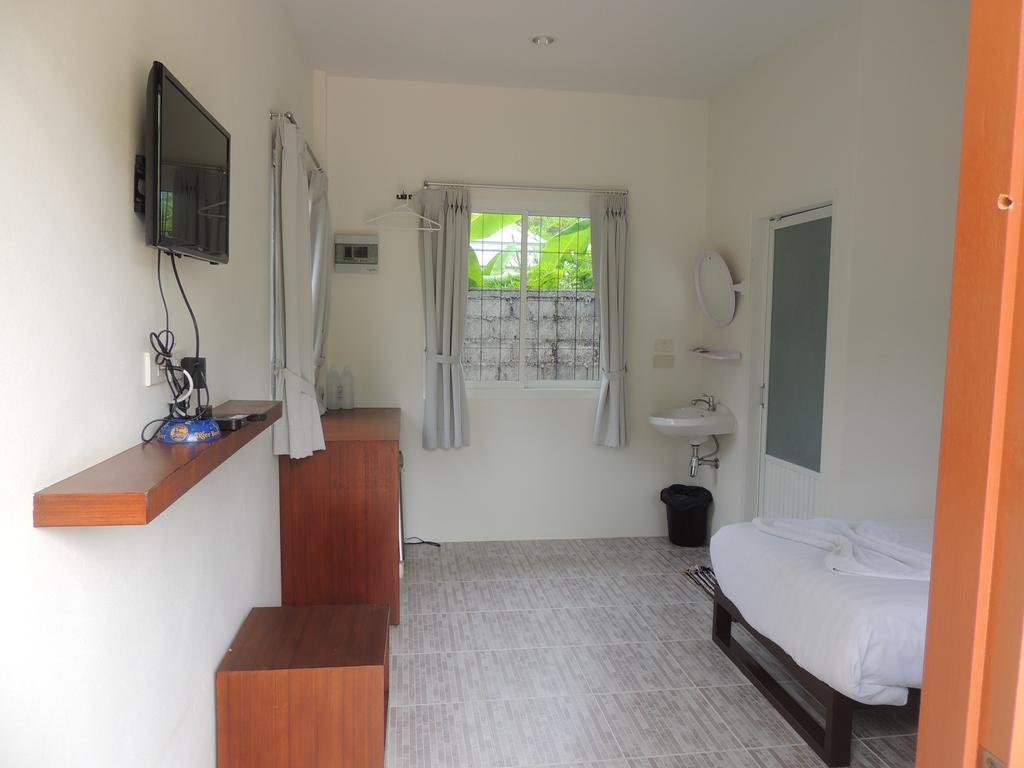 Banana Lodge Khao Lak Exterior photo