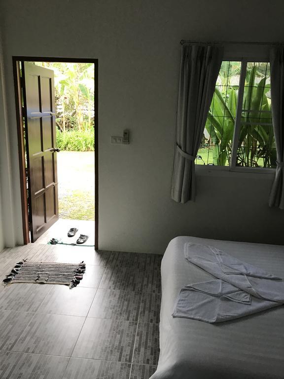 Banana Lodge Khao Lak Exterior photo